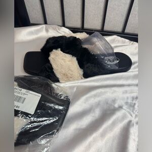 VHNY Knotted Faux Fur Slippers in Black and Cream. NWT
